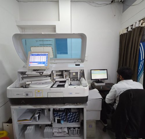 COBAS e 411 immunoassay analyzer used for automated diagnostic testing at Arth Diagnostics
